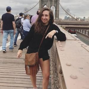 Meet your Posher, Carli